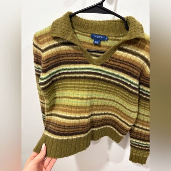 EUC- WOMANS J CREW WOOL CROP SWEATER - Picture 4 of 5